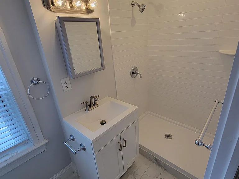 2050 Sansom St #2 — Photo 14