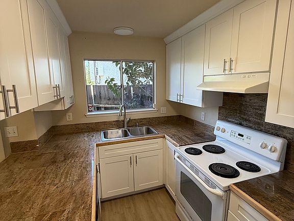2nd image of 1649 Merrill Dr APT 4