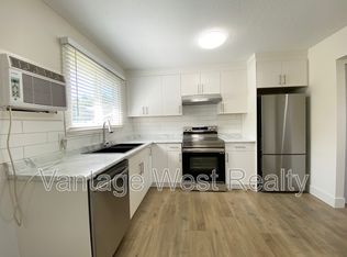 1095 Leathead Rd, Kelowna, BC V1X 2K2