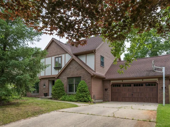 6615 Pleasantview Dr, Portage, MI 49024