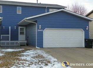 1940 San Diego Dr, Bismarck, ND 58504