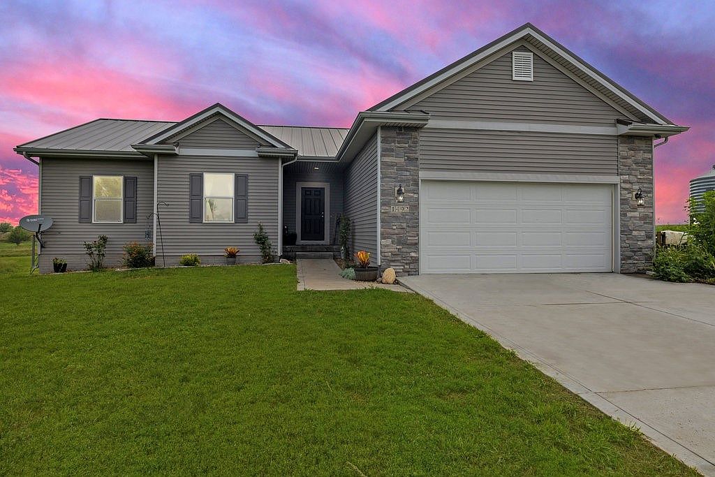 1492 Hogback Brg, Earlham, IA 50072 MLS 680855 Zillow