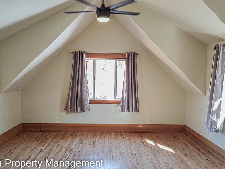 714 S 3rd St W — Photo 4