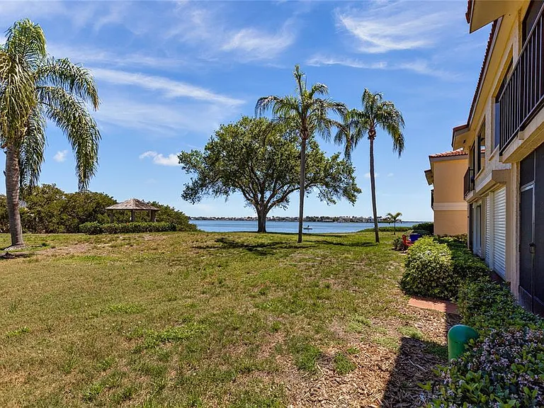 6104 Palma Del Mar Blvd S #102A — Photo 31