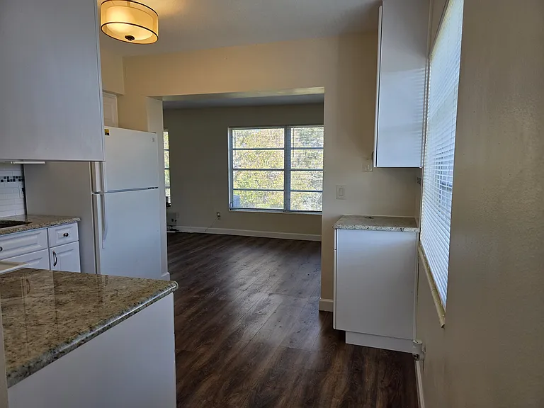 2448 Columbia Dr #72 — Photo 11