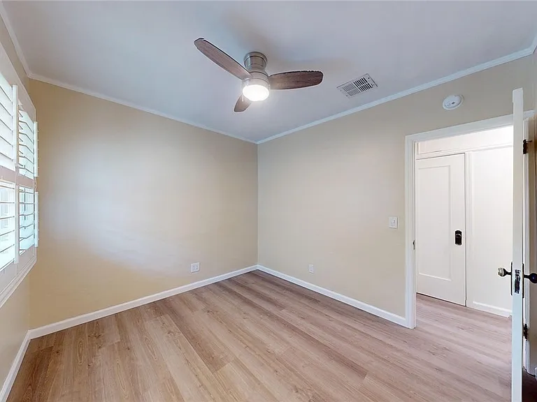 135 N Naomi St — Photo 31