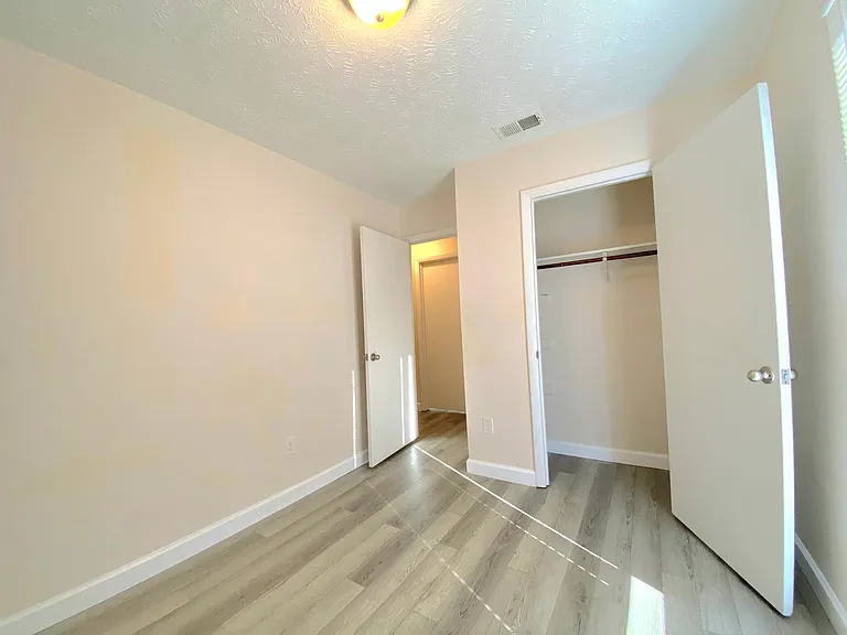 6434 Rannock Dr — Photo 6