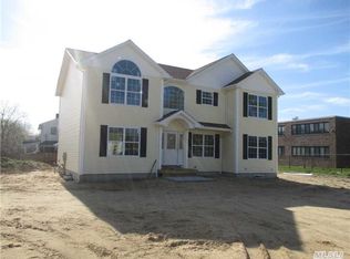 16 Sheffield Ave, Bay Shore, NY 11706