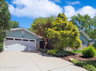 6643 Briargate Dr, Downers Grove, IL 60516