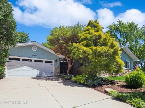 6643 Briargate Dr, Downers Grove, IL 60516
