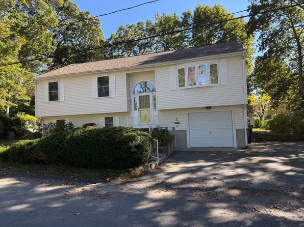 6 Golf St, Dartmouth, MA 02747