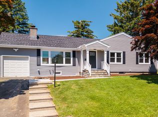 7 Locust St, Trumbull, CT 06611