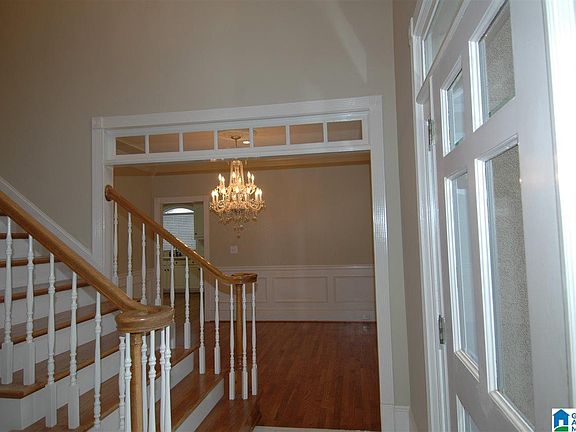4th image of 631 Lake Crest Dr