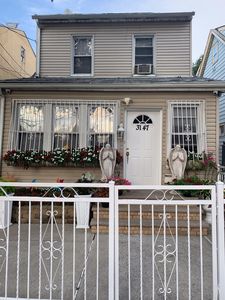 3147 95th St, Flushing, NY, 11369