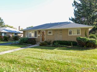 3N479 Willow Rd, Elmhurst, IL 60126