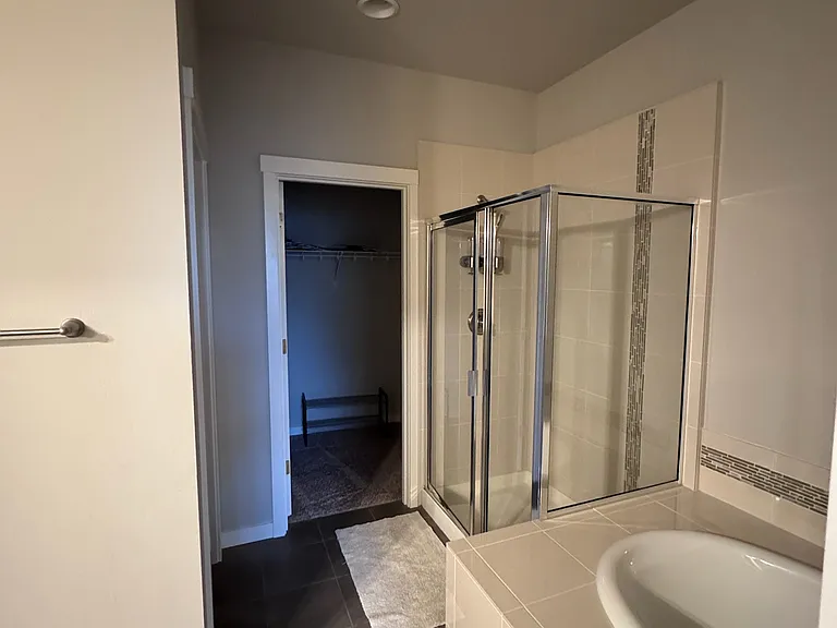 1411 NE Park Dr — Photo 5