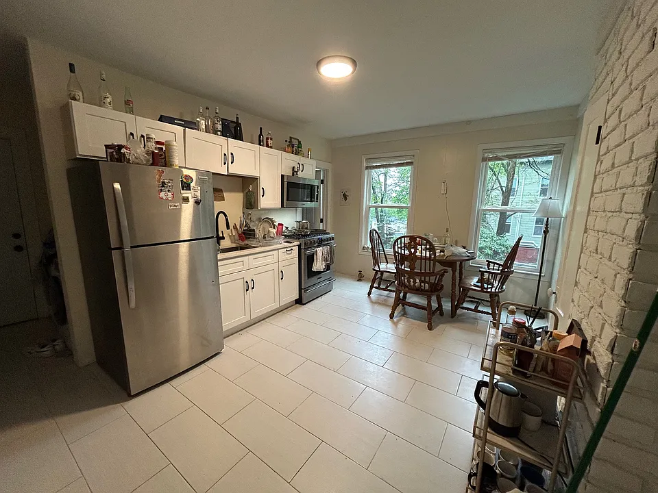 39 Richards St #1