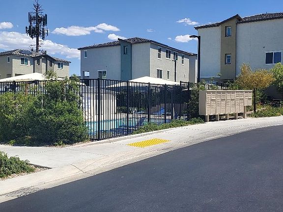 2nd image of 6856 Prairie Pearl St
