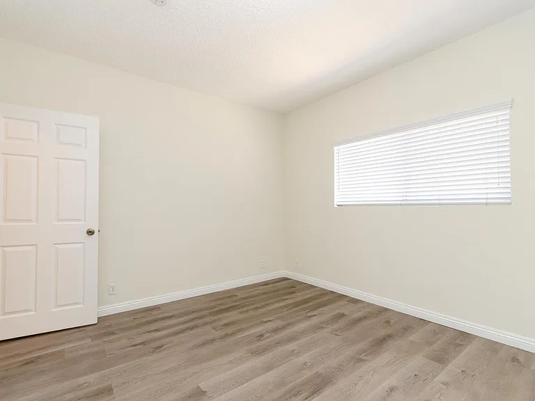1939 Beloit Ave #103 — Photo 15