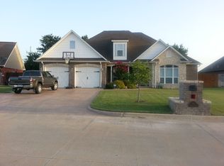 819 Magnolia Dr, Ada, OK 74820