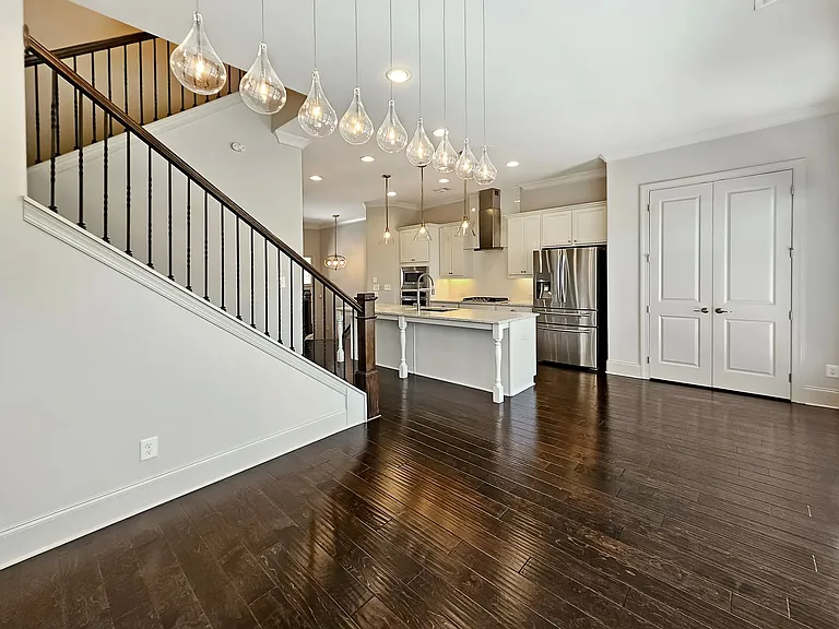 2142 Coventry Dr — Photo 20