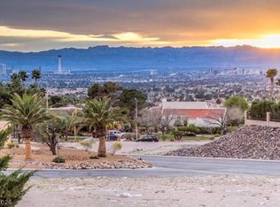 6881 Mountridge Dr, Las Vegas, NV 89110