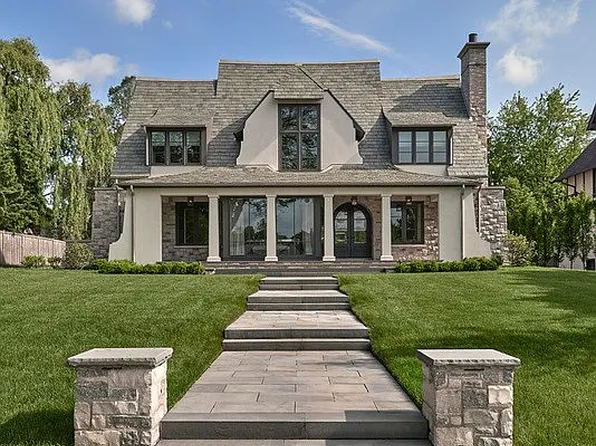 425 E 3rd St, Hinsdale, IL 60521