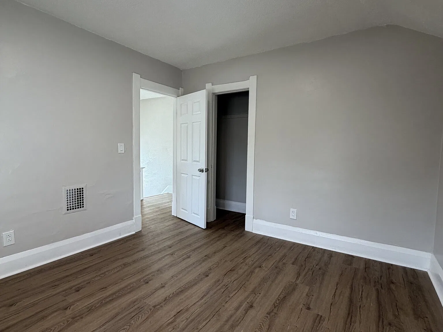 Don't Let This Toledo Home Fall Away! — Photo 4