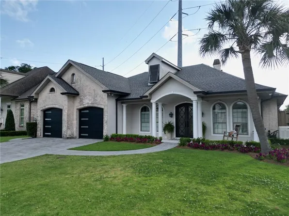 648 Ferriday Ct, River Ridge, LA 70123