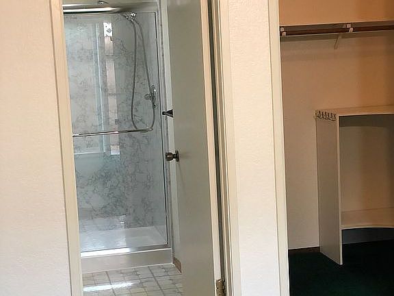 4th image of 6004 Carolina Cir