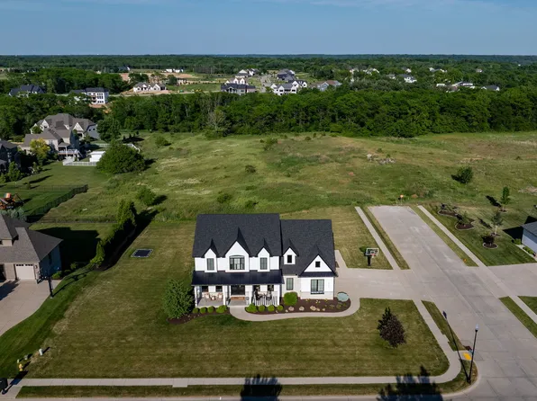 5175 Pigeon Creek Trl, Bettendorf, IA 52722