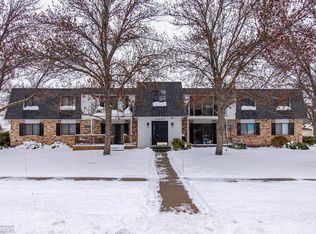 2401 Demores Dr S APT 15, Fargo, ND 58103