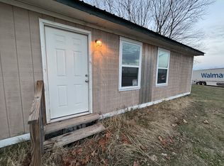 2400 W Highway 12 #1, Gentry, AR 72734