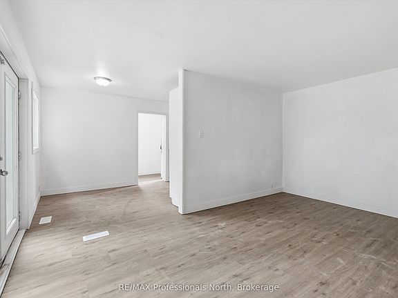 5th image of 6 Kitchen Rd N
