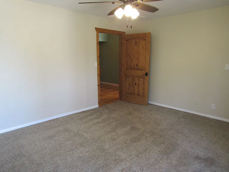 225 Cyclone St — Photo 17