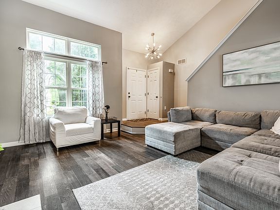 4th image of 9660 Overcrest Dr