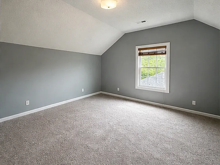 246 Lynhaven Dr — Photo 13