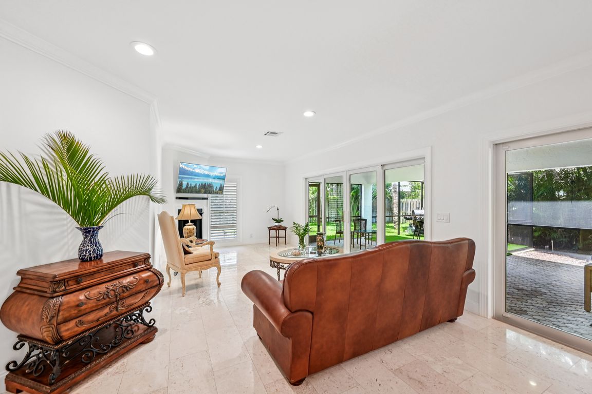 Cypress Ln-1206-017.jpg