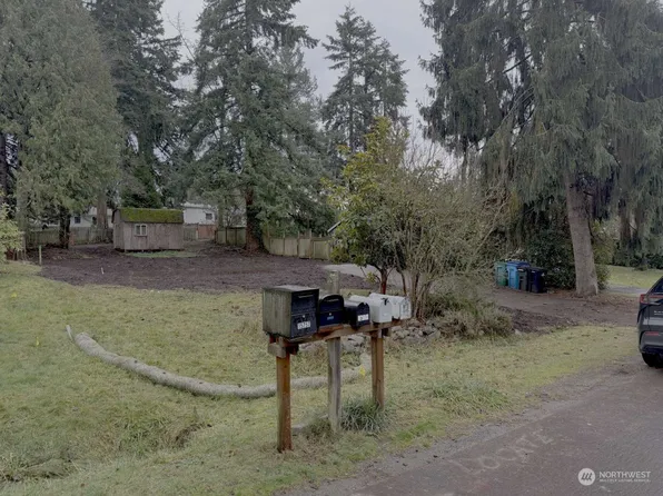 15748 Burke Avenue N, Shoreline, WA 98133