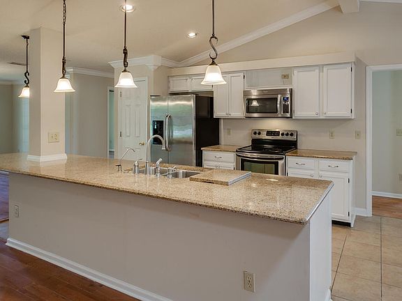 5th image of 12927 Forest Glen Ct S