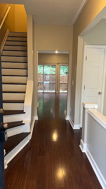 3 bed, 2.5 bath, 1386 sqft, $2,100 — Photo 2
