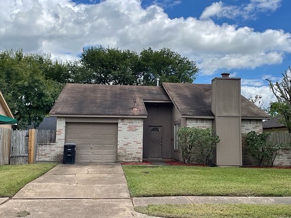 3rd image of 10711 Highland Woods Dr