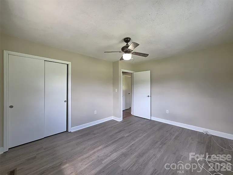 1052 Rembrandt Dr SW — Photo 12