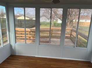 3051 Twin Lakes Dr, Springfield, IL 62707