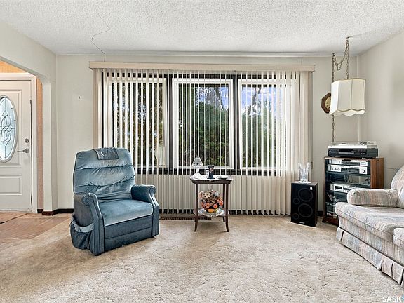 4th image of 3030 Elphinstone Street