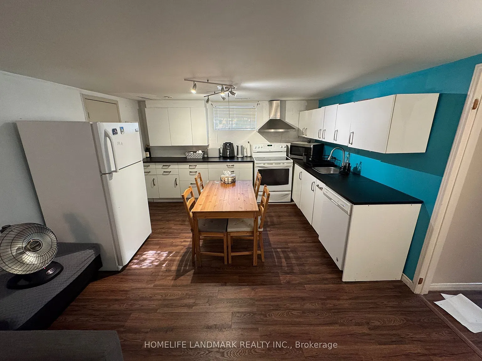 3 bed, $2,150 — Photo 4