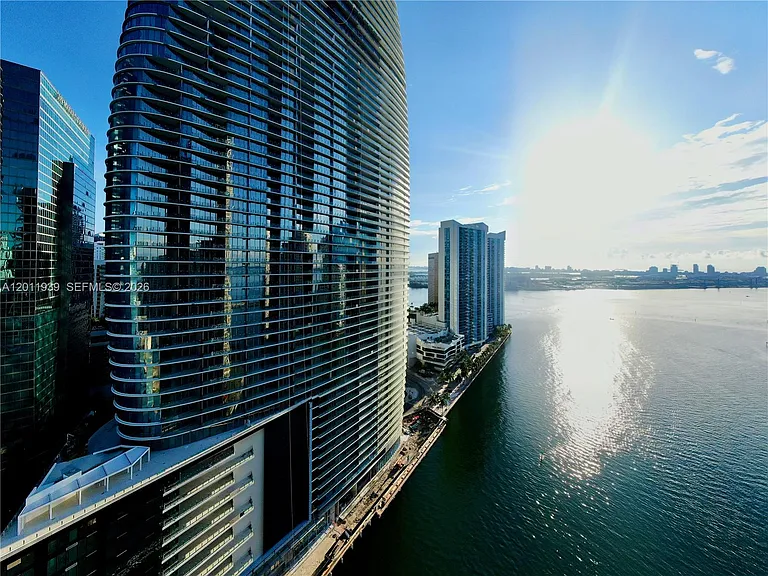 325 S Biscayne Blvd #3517 — Photo 1