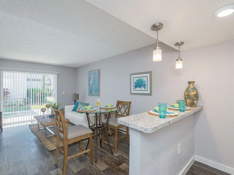 Azure East — Photo 3