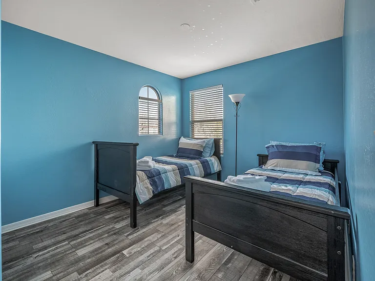 12025 W Polk St — Photo 45