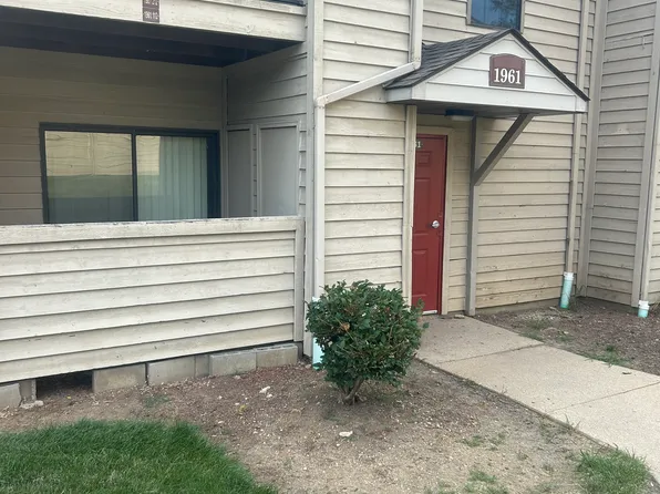 1961 N Hicks Rd, Palatine, IL